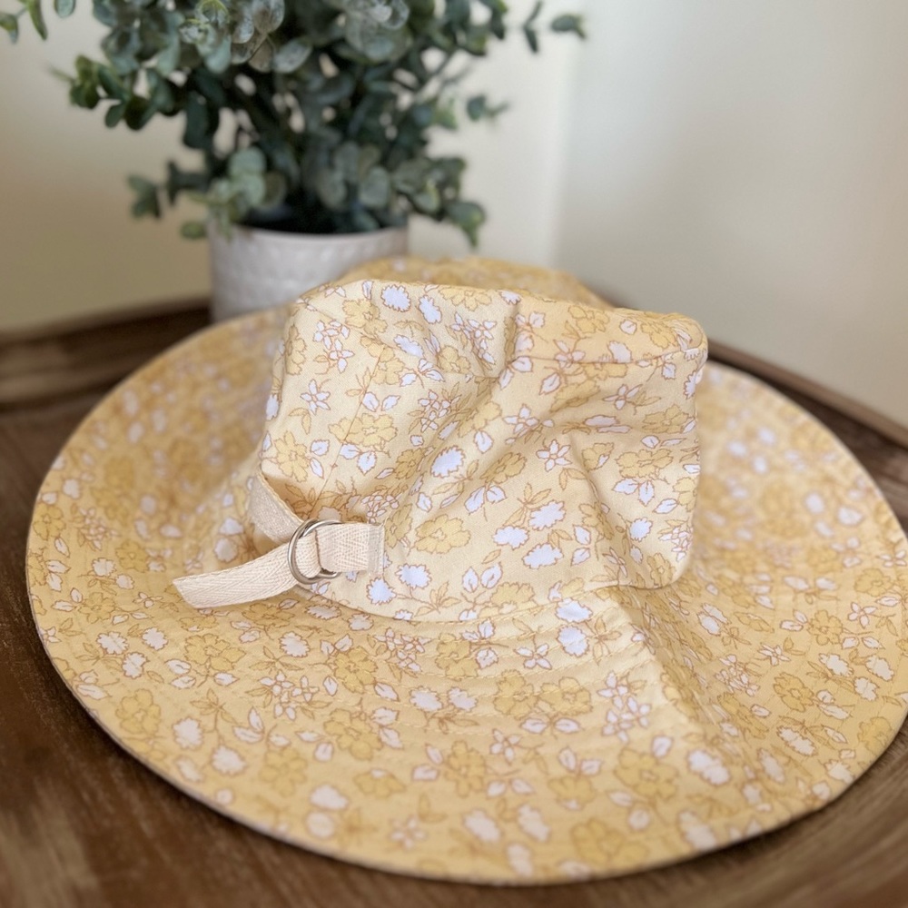 Madewell Bucket Hat.  Yellow and white floral print.